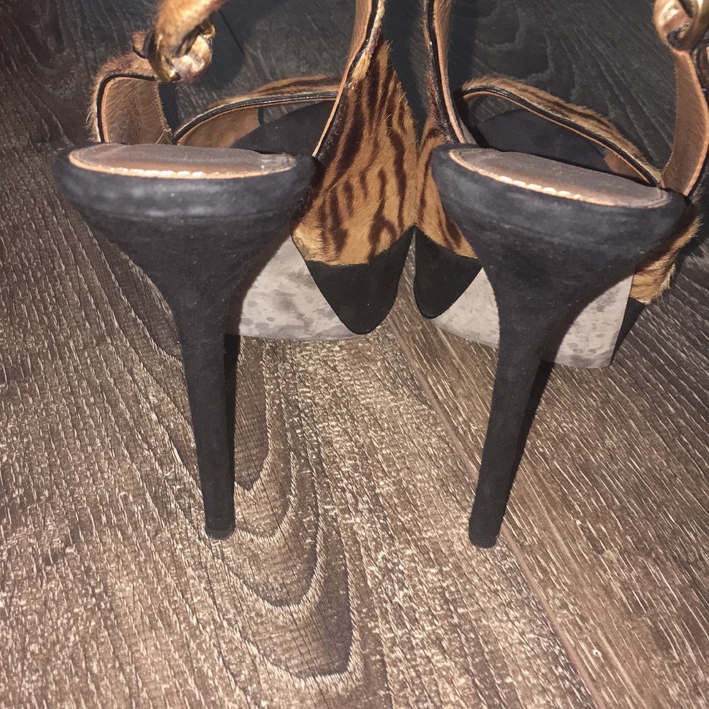 Heels - Picture 2 of 3